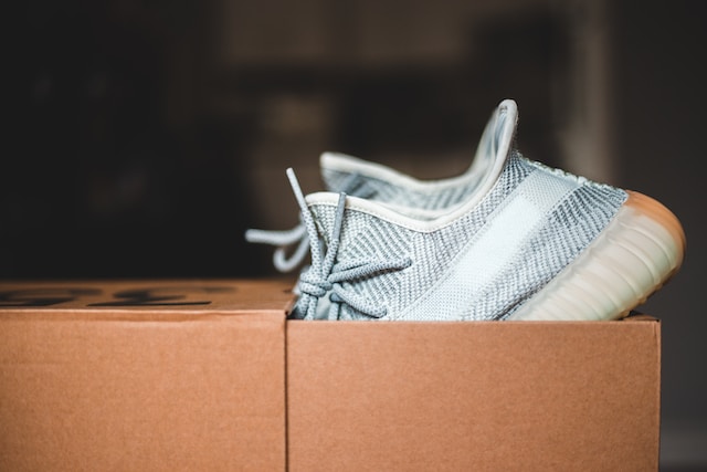 Yeezy supply best sale shipping europe